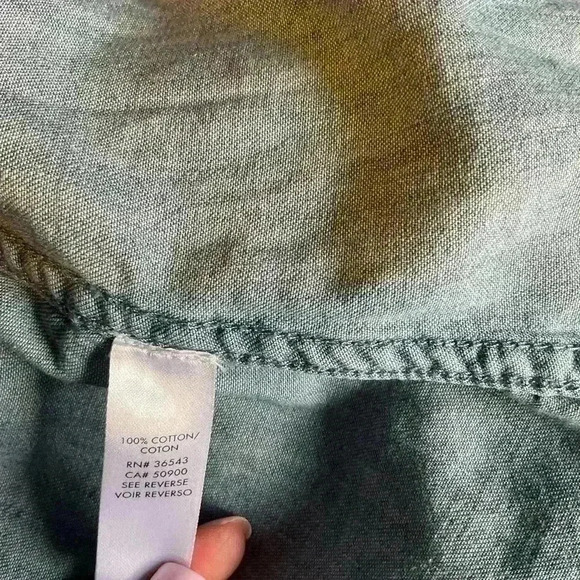 Calvin Klein button down denim shirt. Spring/summer start - Picture 4 of 5